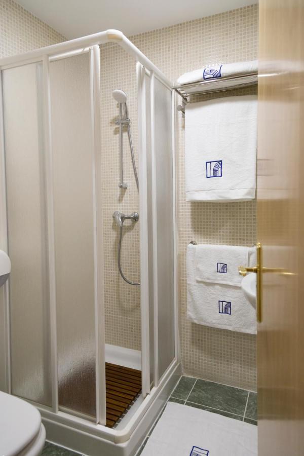 Hostal Pradaria Asador & Alojamiento Arcas Екстериор снимка